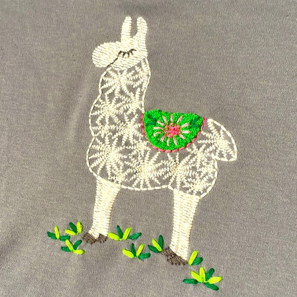 Embroidered llama top - Picture 5 of 7